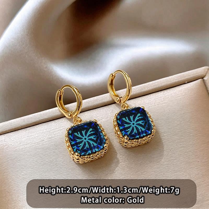 2026 New Design Blue Square Crystal Pendant Gold Color Earring Clasp For Women and Girls Luxury Jewelry Summer Trend Accessory
2026 New Design Blue Square Crystal Pendant Gold Color Earring Clasp For Women and Girls Luxury Jewelry Summer Trend Accessory