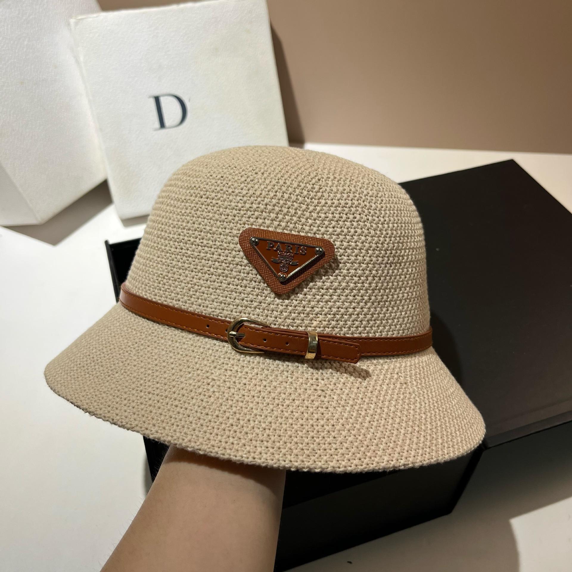 Knitted Styling Basin Hat Inverted Triangle Belt Bucket Hat Star Big Name Crochet Casual Hat Adjustable брудно-білий
Knitted Styling Basin Hat Inverted Triangle Belt Bucket Hat Star Big Name Crochet Casual Hat Adjustable брудно-білий