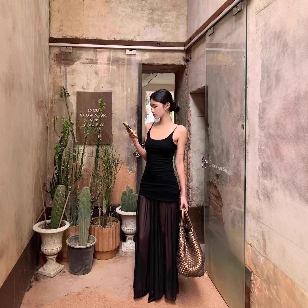 Крутое шикарное трикотажное платье-майка с сетчатой вставкой: С U-образным вырезом, с открытыми плечами, с открытой спиной, облегающее талию XL Premium чёрный
Крутое шикарное трикотажное платье-майка с сетчатой вставкой: С U-образным вырезом, с открытыми плечами, с открытой спиной, облегающее талию XL Premium чёрный