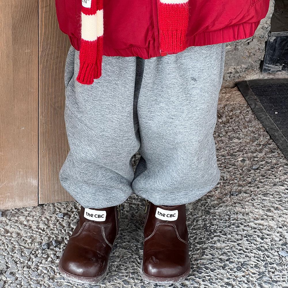 Children s Warm Velvet Anti-Mite Sweatpants: Cozy, Lightweight Balloon Pants for Boys & Girls, Perfect for Autumn/Winter 130 cm хізер сірий колір
Children s Warm Velvet Anti-Mite Sweatpants: Cozy, Lightweight Balloon Pants for Boys & Girls, Perfect for Autumn/Winter 130 cm хізер сірий колір