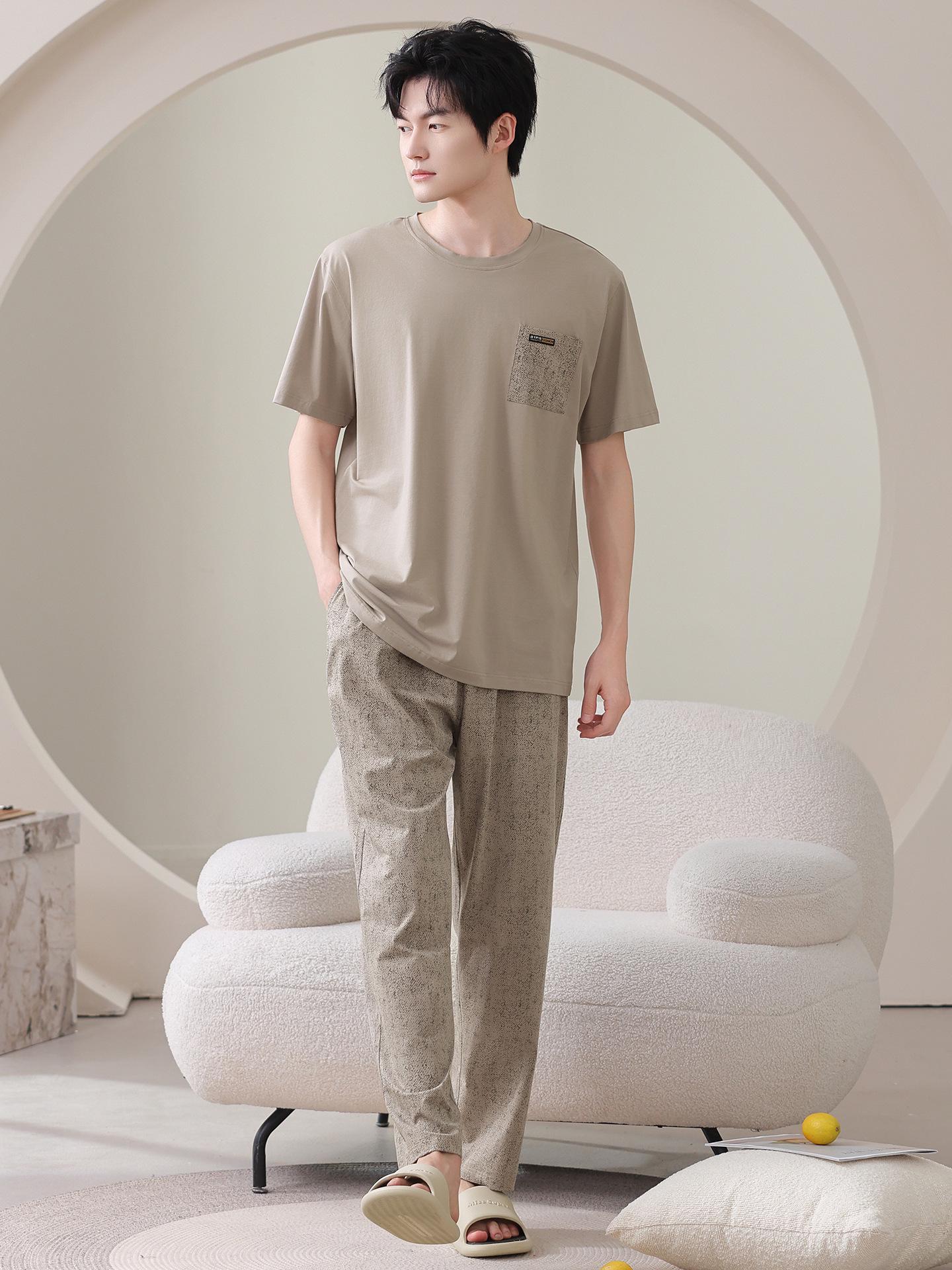 Men s Light Luxury Cotton Sleepwear Set - Short-Sleeved, Summer Cardigan Style. 3XL (80-95 kg)
Men s Light Luxury Cotton Sleepwear Set - Short-Sleeved, Summer Cardigan Style. 3XL (80-95 kg)