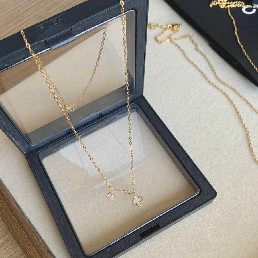 New Zircon Four-leaf Clover Necklace for Women Versatile and Sophisticated Clavicle Chain Elegant and Understated Luxury
New Zircon Four-leaf Clover Necklace for Women Versatile and Sophisticated Clavicle Chain Elegant and Understated Luxury