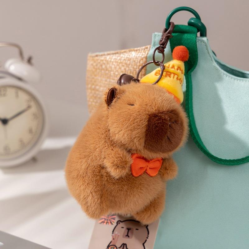Плюшевая игрушка капибара, кукла в шляпе на день рождения, милая капибара, мягкий брелок, пушистая кукла, игрушка, подарок на день рождения, кавайный брелок для сумки
Плюшевая игрушка капибара, кукла в шляпе на день рождения, милая капибара, мягкий брелок, пушистая кукла, игрушка, подарок на день рождения, кавайный брелок для сумки