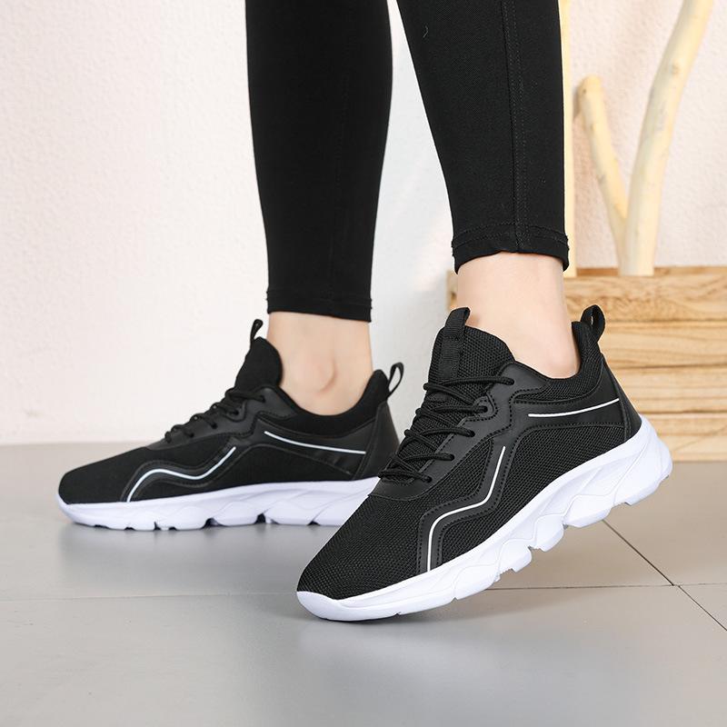 New large-size sports shoes, new running shoes, lightweight shock-absorbing soft-soled casual shoes 35 білий
New large-size sports shoes, new running shoes, lightweight shock-absorbing soft-soled casual shoes 35 білий