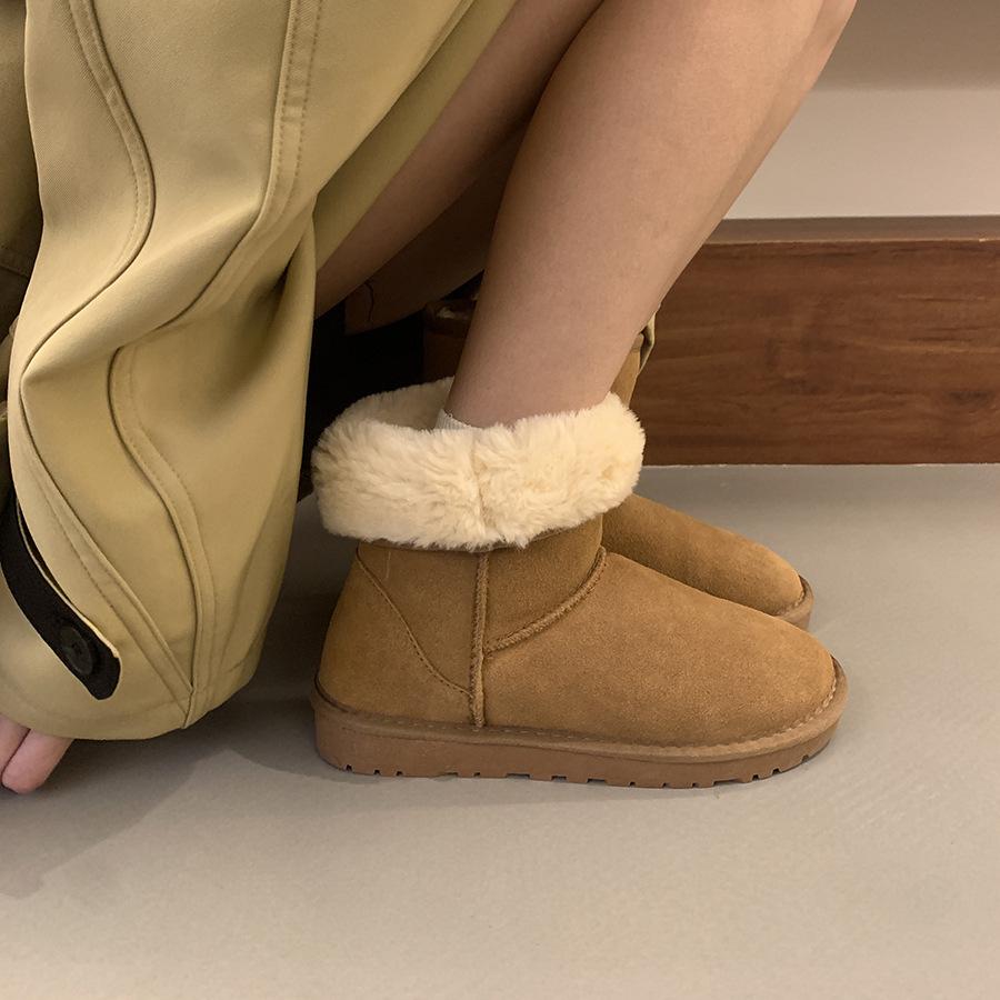 Женские зимние теплые нескользящие спортивные хлопковые ботинки большого размера с меховой отделкой и мягкой подошвой, меховой подкладкой до щиколотки 40
Женские зимние теплые нескользящие спортивные хлопковые ботинки большого размера с меховой отделкой и мягкой подошвой, меховой подкладкой до щиколотки 40