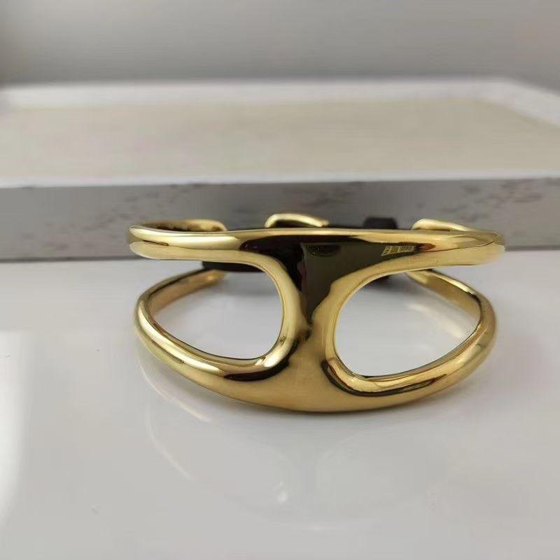 New minimalist premium sense hollow gold-plated leather adjustable bracelet premium sense срібний
New minimalist premium sense hollow gold-plated leather adjustable bracelet premium sense срібний