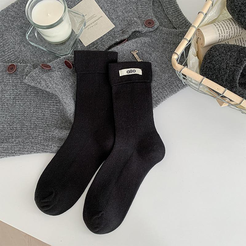 Autumn Double-needle Drawstring Flanged Cotton Mid-calf Socks with Lettered Labels 1 pair чорний
Autumn Double-needle Drawstring Flanged Cotton Mid-calf Socks with Lettered Labels 1 pair чорний