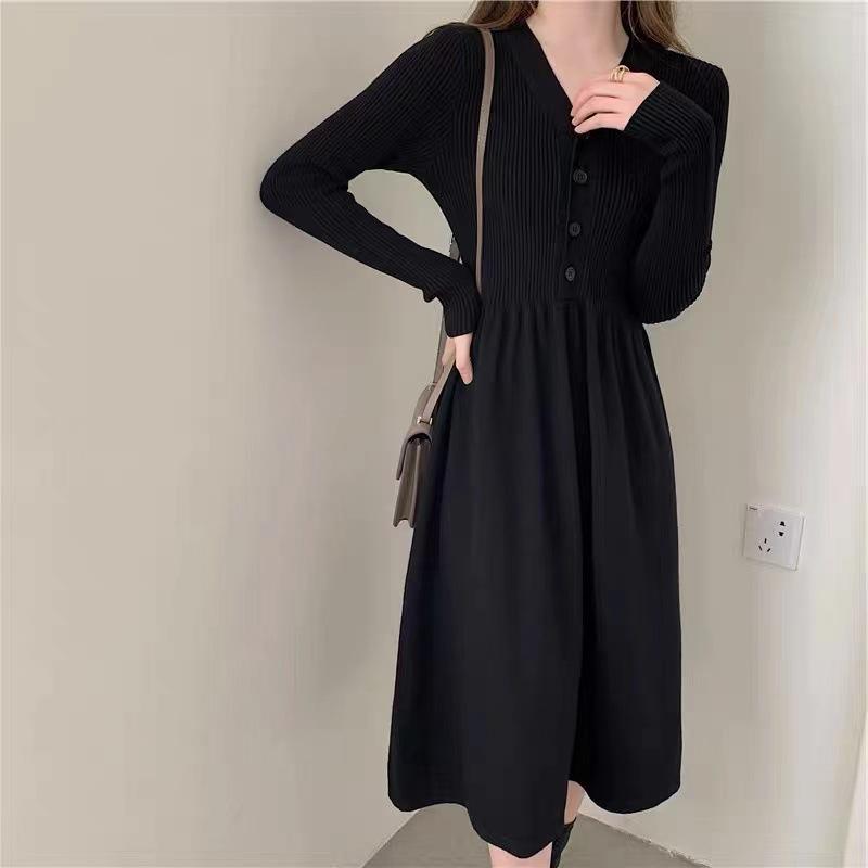 Hepburn Style Woolen Coat and Knitted Little Black Dress for Women - Autumn/Winter Fashion Small
Hepburn Style Woolen Coat and Knitted Little Black Dress for Women - Autumn/Winter Fashion Small