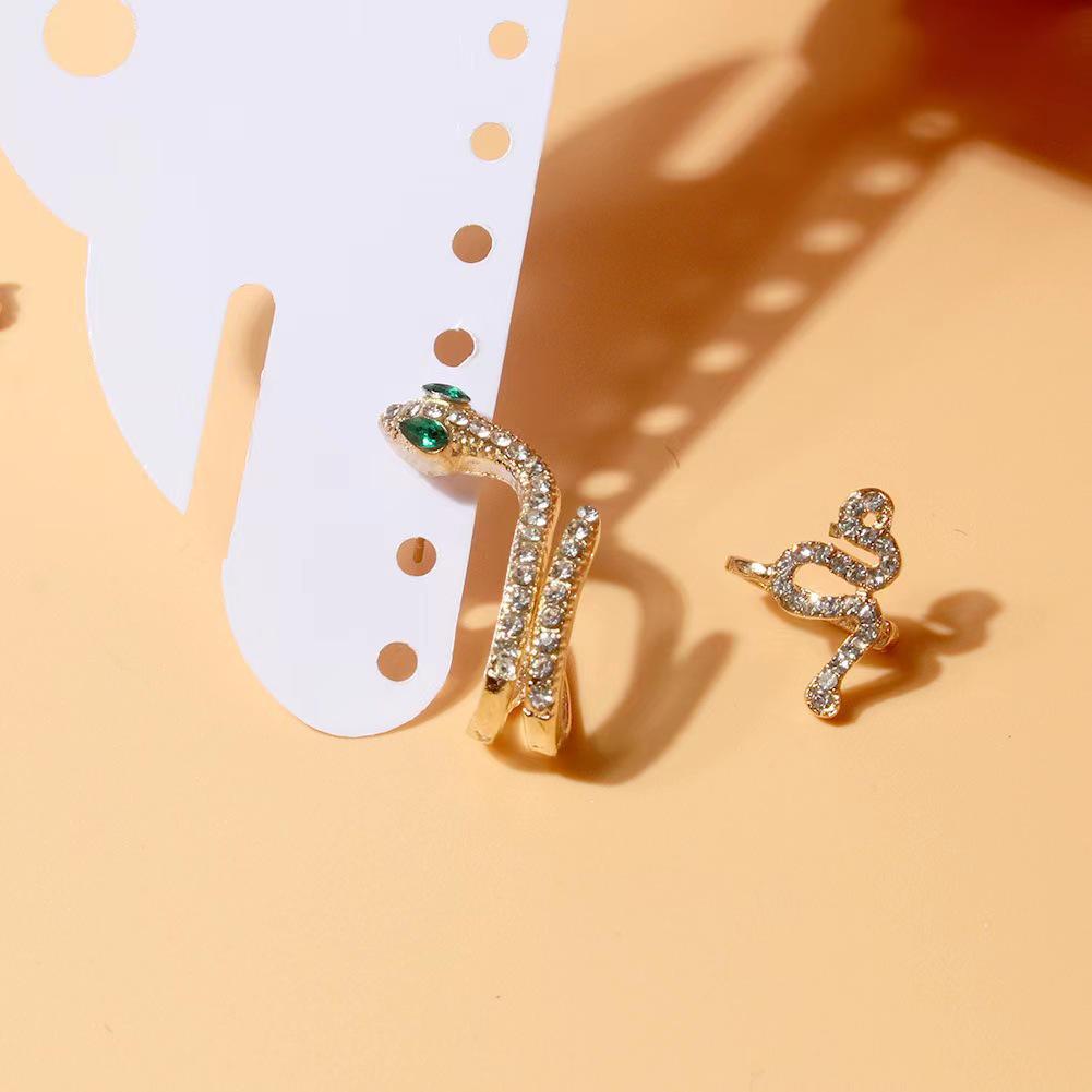 2025 European & American Rhinestone Snake Earrings: Stylish Alloy Ear Jewelry for Women золотой
2025 European & American Rhinestone Snake Earrings: Stylish Alloy Ear Jewelry for Women золотой