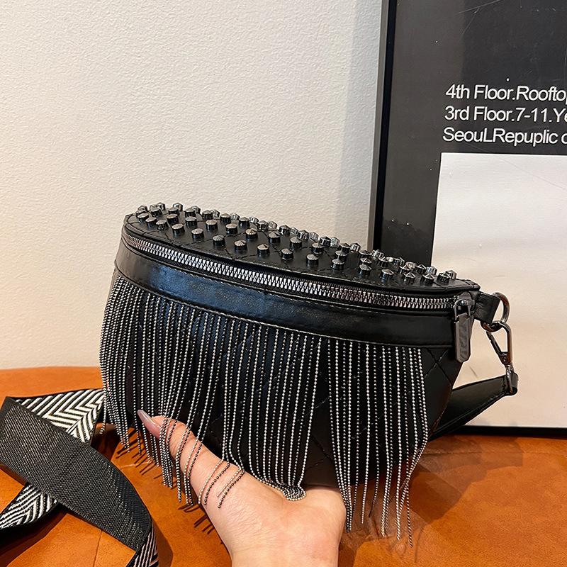 Fashion fringed bag 2025 new Korean version fashion rivet personality trend wide shoulder strap crossbody women s waist breast bag чорний
Fashion fringed bag 2025 new Korean version fashion rivet personality trend wide shoulder strap crossbody women s waist breast bag чорний