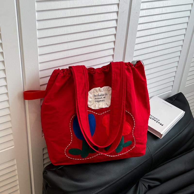 Модный тренд повседневная простая текстура большая вместимость сумка-тоут 2025 лето новая зарубежный стиль женская сумка через плечо красный
Модный тренд повседневная простая текстура большая вместимость сумка-тоут 2025 лето новая зарубежный стиль женская сумка через плечо красный