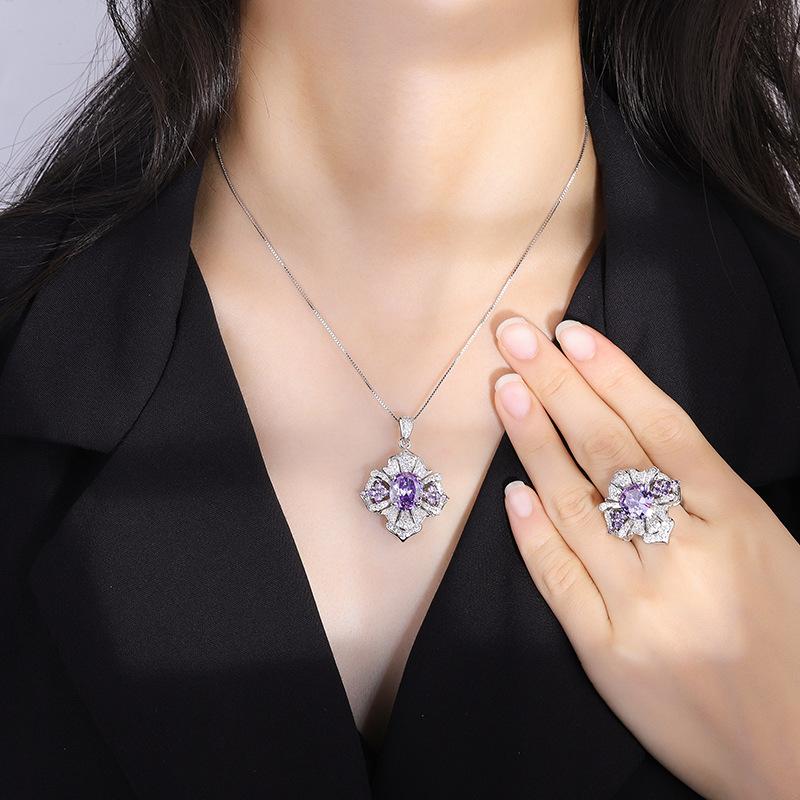 Ожерелье Vintage Color Treasure, женское, фиолетовое, литиевое, с бриллиантовым кулоном, параиба, изумрудное кольцо
Ожерелье Vintage Color Treasure, женское, фиолетовое, литиевое, с бриллиантовым кулоном, параиба, изумрудное кольцо