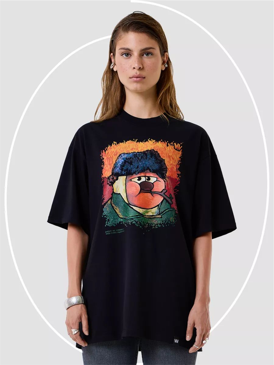 Oversized T-shirt with Kikoriki print M
Oversized T-shirt with Kikoriki print M