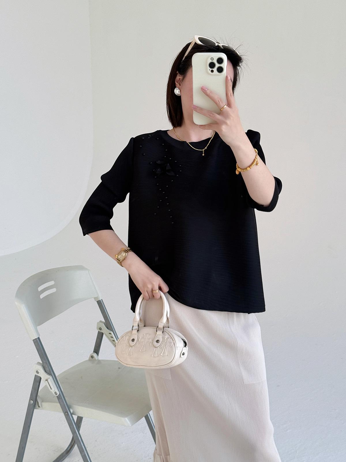 Miyake Women s 3D Flower Beaded Top – Elegant, Slimming, Loose-Fit T-Shirt 2026 One Size
Miyake Women s 3D Flower Beaded Top – Elegant, Slimming, Loose-Fit T-Shirt 2026 One Size