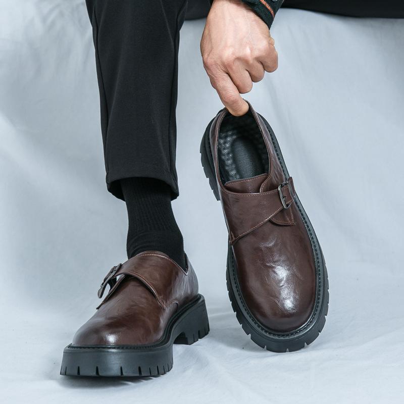Foreign trade large size men s big head shoes platform heightening leather shoes 2024 spring and autumn new buckle leather shoes British tooling shoes 38 чорний
Foreign trade large size men s big head shoes platform heightening leather shoes 2024 spring and autumn new buckle leather shoes British tooling shoes 38 чорний