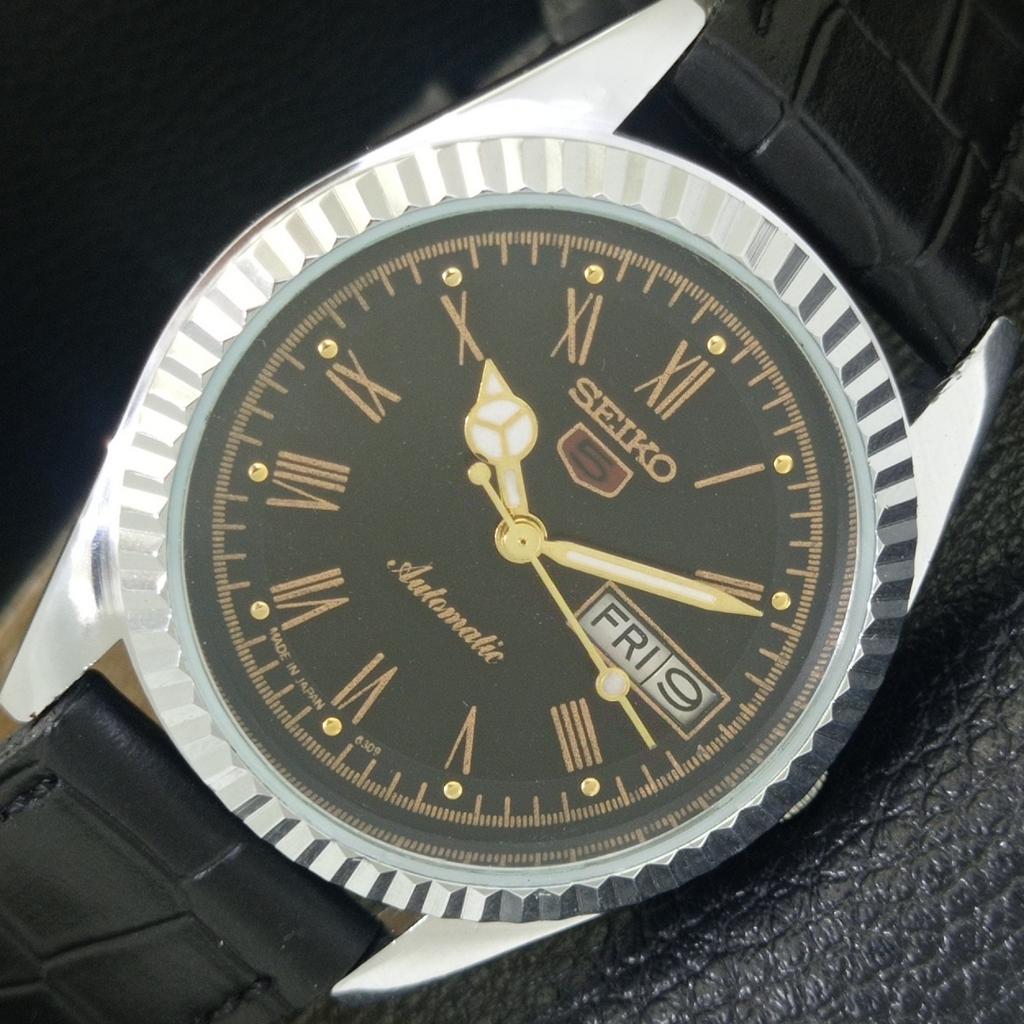 JAPAN VINTAGE REFURBISHED SEIKO 5 AUTOMATIC MENS ROMAN FIGURE WATCH a442081-1
JAPAN VINTAGE REFURBISHED SEIKO 5 AUTOMATIC MENS ROMAN FIGURE WATCH a442081-1