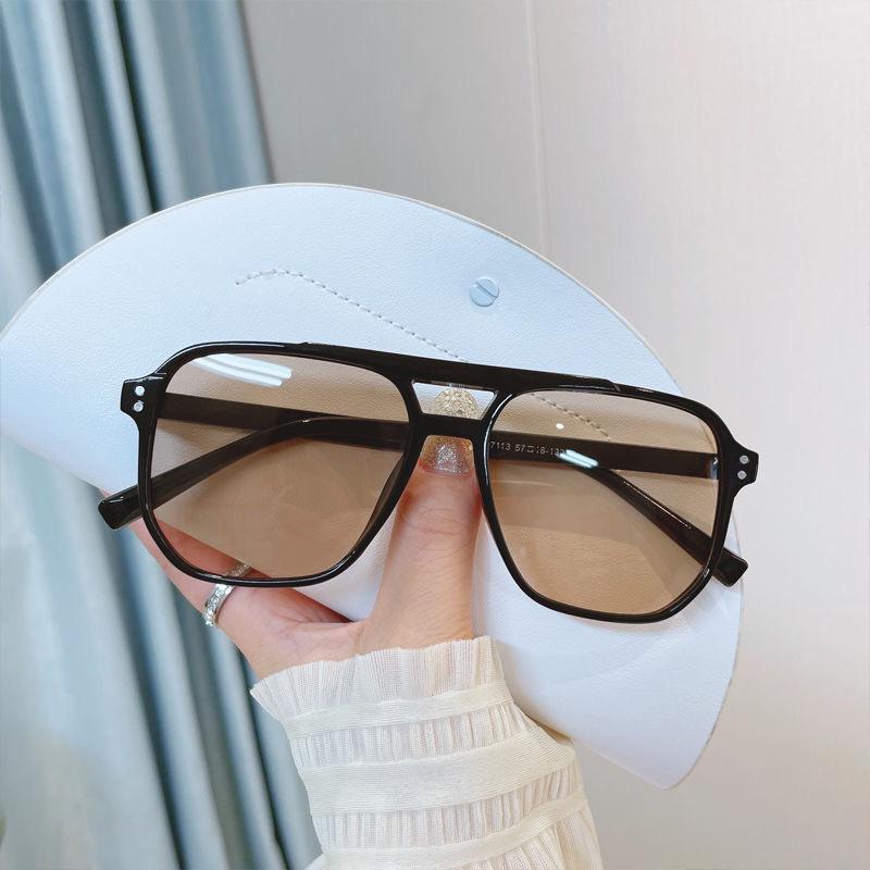 Винтажные двухлучевые солнцезащитные очки с защитой от ультрафиолета, дорожные аксессуары, ретро-солнцезащитные очки для пляжа, черные очки, летний декор дубильная кора
Винтажные двухлучевые солнцезащитные очки с защитой от ультрафиолета, дорожные аксессуары, ретро-солнцезащитные очки для пляжа, черные очки, летний декор дубильная кора