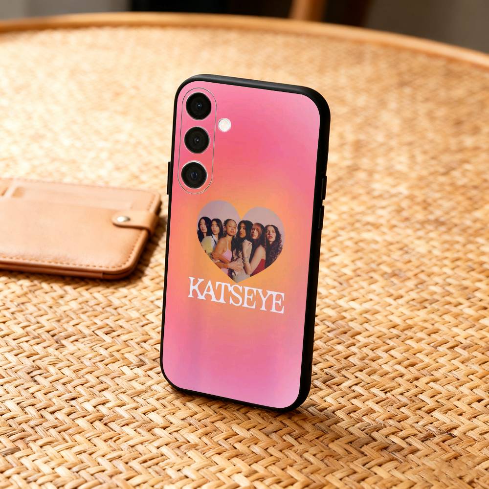 T-Trendy Hot Music K-KATSEYE Phone Case For Samsung A73,72,71,53,52,51,22,91,80, Soft Black Cover Samsung a50 30s 50s
T-Trendy Hot Music K-KATSEYE Phone Case For Samsung A73,72,71,53,52,51,22,91,80, Soft Black Cover Samsung a50 30s 50s