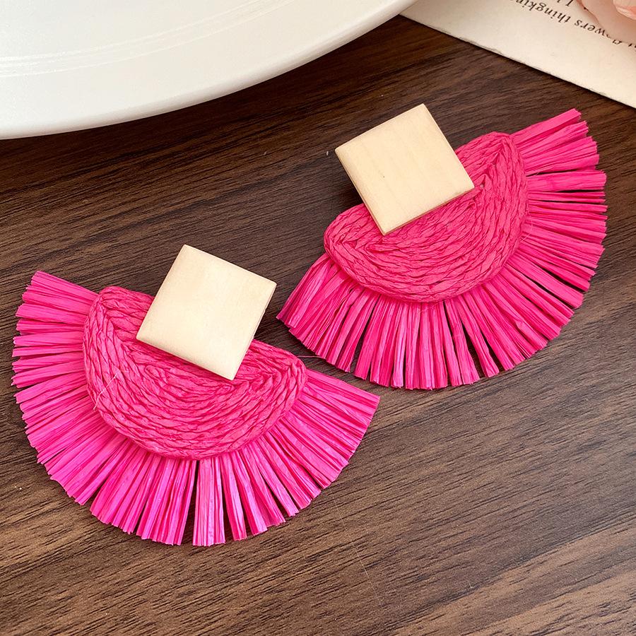 Silver needle wood raffia pendant earrings vacation style retro fashion temperament earrings niche high-end earrings women
Silver needle wood raffia pendant earrings vacation style retro fashion temperament earrings niche high-end earrings women