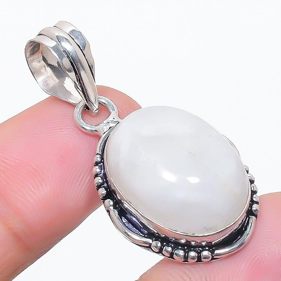 Moonstone Gemstone 925 Sterling Silver Jewelry Pendant 1.58
Moonstone Gemstone 925 Sterling Silver Jewelry Pendant 1.58