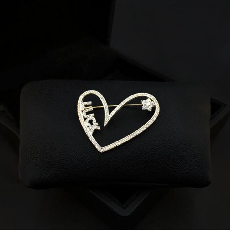 Minimalist Hollow Brooch ,Female Niche High-end Chest Flower Temperament,Fashionable Accessory Jewelry Pin
Minimalist Hollow Brooch ,Female Niche High-end Chest Flower Temperament,Fashionable Accessory Jewelry Pin