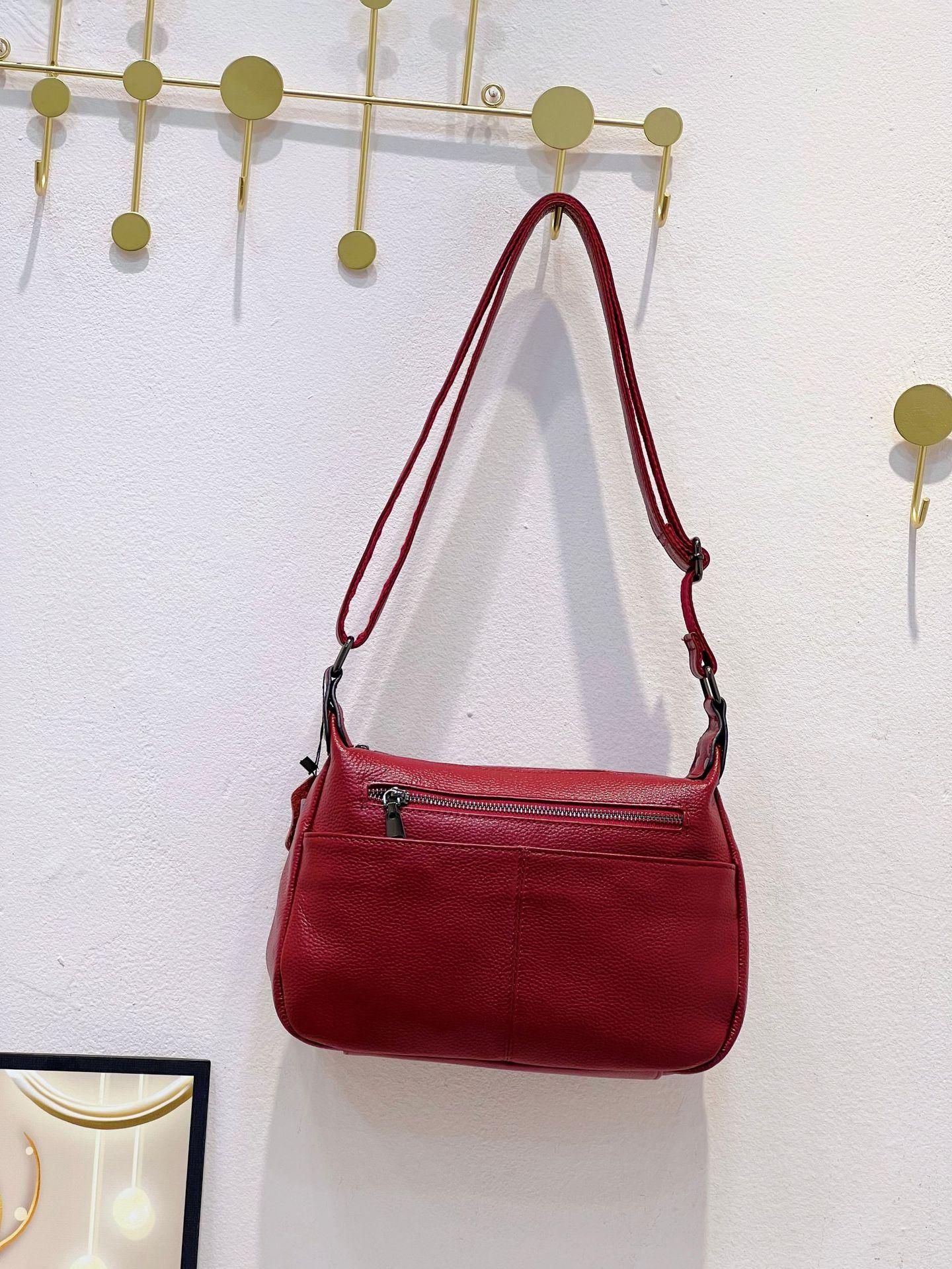 The First Layer Of Cowhide Casual Women S Bag, Shoulder Messenger Bag, Fashionable And Simple Women S Handbag, Multi-Compartment Shell Bag, Practical. красный
The First Layer Of Cowhide Casual Women S Bag, Shoulder Messenger Bag, Fashionable And Simple Women S Handbag, Multi-Compartment Shell Bag, Practical. красный