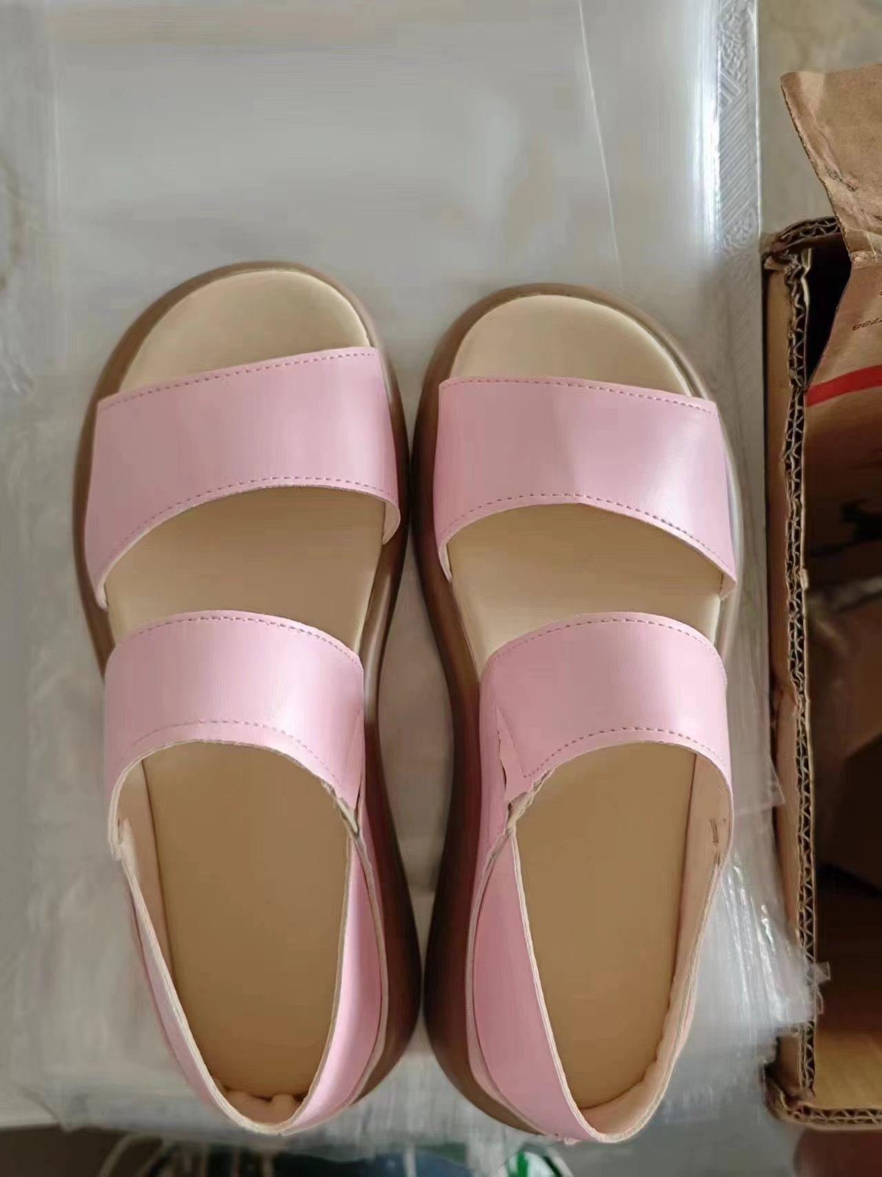 One large size summer new fairy wind soft-soled sandals, two rear bags and Roman beach sandals for women 43 рожевий
One large size summer new fairy wind soft-soled sandals, two rear bags and Roman beach sandals for women 43 рожевий