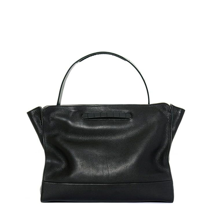 tote bag made by official baseball glove manufacturer Horizontal genuine leather B4 shoulder bag with bottom studs Large capacity PC16 inch BOLD TO чорний
tote bag made by official baseball glove manufacturer Horizontal genuine leather B4 shoulder bag with bottom studs Large capacity PC16 inch BOLD TO чорний