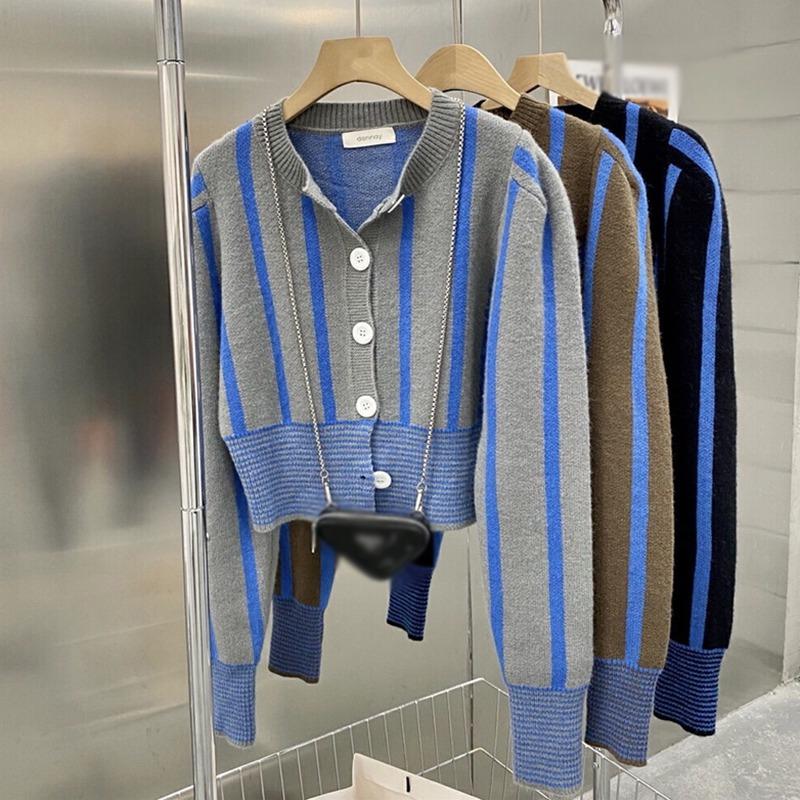 Жіночі светри-джемпери з круглим вирізом і довгими рукавами на гудзиках, повсякденна футболка в кольорову смужку одного розміру One Size
Жіночі светри-джемпери з круглим вирізом і довгими рукавами на гудзиках, повсякденна футболка в кольорову смужку одного розміру One Size