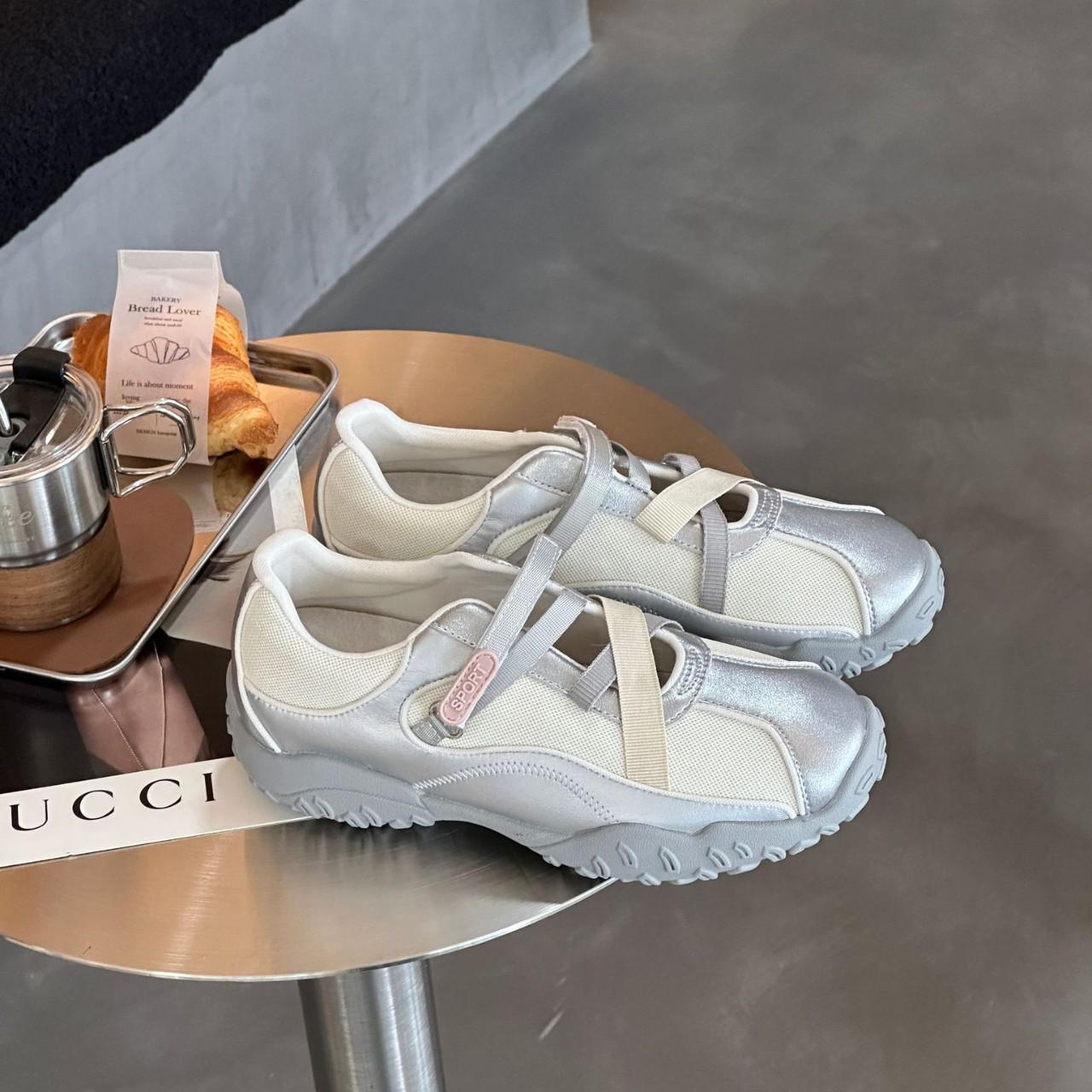 5CM height-increasing ballet style women s summer hollow and breathable Mary Jane platform casual sports sandals 40
5CM height-increasing ballet style women s summer hollow and breathable Mary Jane platform casual sports sandals 40