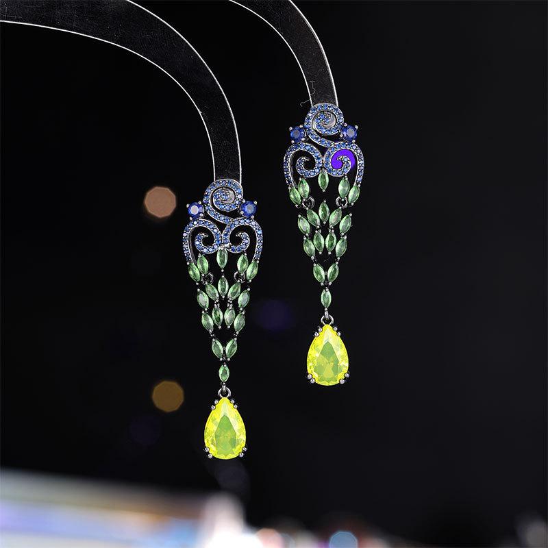 Women s Light Luxury Design Elegant Long Water Droplet Fringe Earrings Fashionable And Versatile Niche Design Earrings
Women s Light Luxury Design Elegant Long Water Droplet Fringe Earrings Fashionable And Versatile Niche Design Earrings