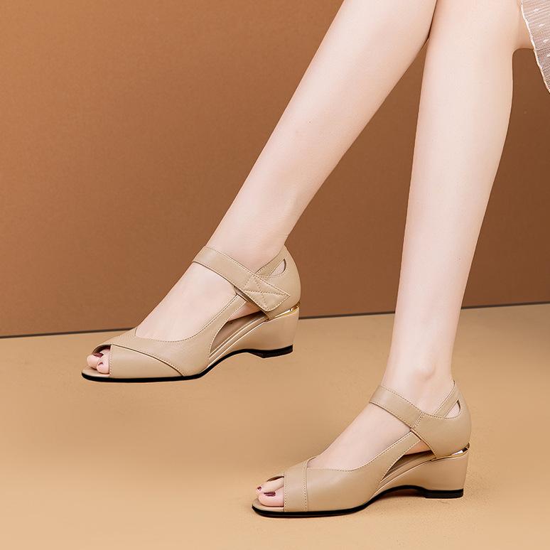 Sandals women s 2025 new summer wear versatile soft sole middle heel wedge hollow fish mouth women s shoes 40
Sandals women s 2025 new summer wear versatile soft sole middle heel wedge hollow fish mouth women s shoes 40