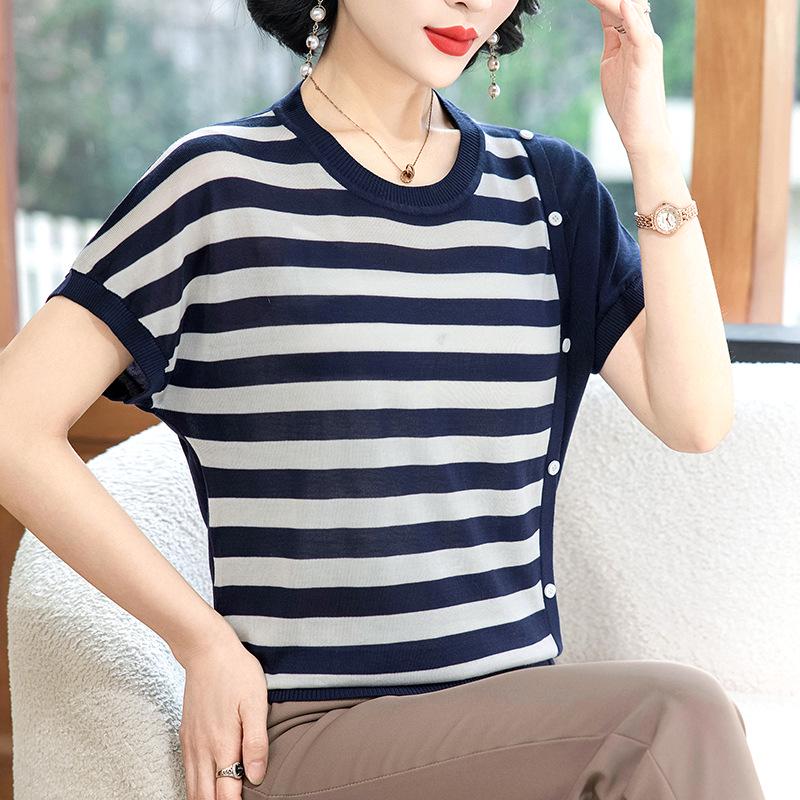 2026 Summer Ice Silk T-Shirt: Trendy Short-Sleeve Top for Middle-Aged and Elderly Women XL (recommended 100-110 jin) темно-синього кольору
2026 Summer Ice Silk T-Shirt: Trendy Short-Sleeve Top for Middle-Aged and Elderly Women XL (recommended 100-110 jin) темно-синього кольору