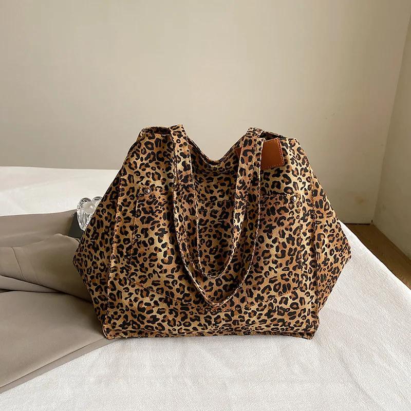 Women s Vintage Shoulder Bag Leopard Print Handbag Fashion Large Capacity Canvas Bag Commuter Tote Bag Large Shopping Bag Women Bag Underarm Bag коричневий
Women s Vintage Shoulder Bag Leopard Print Handbag Fashion Large Capacity Canvas Bag Commuter Tote Bag Large Shopping Bag Women Bag Underarm Bag коричневий
