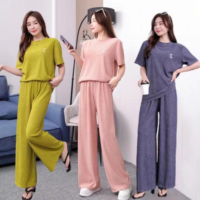 Chiba Women s Spring-Summer Embroidered Ice Silk Homewear Set: Casual Loose Fit Two-Piece with Long Pants. One Size (45-70 kg)
Chiba Women s Spring-Summer Embroidered Ice Silk Homewear Set: Casual Loose Fit Two-Piece with Long Pants. One Size (45-70 kg)