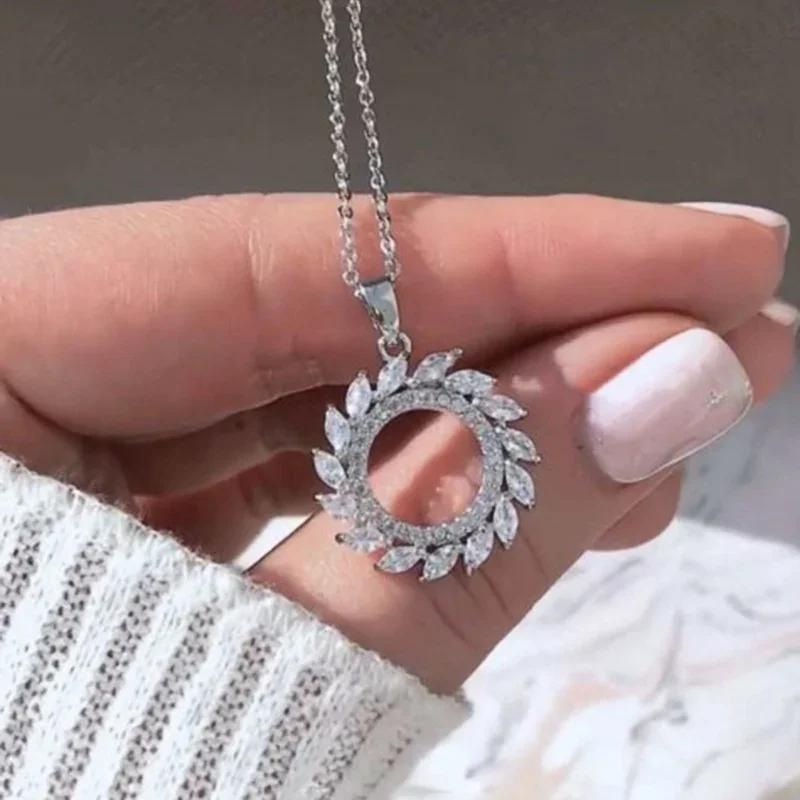 New Fashion Circle Shaped Pendant Necklace with Marquise Cubic Zirconia Versatile Design for Women Wedding Zircon 45cm
New Fashion Circle Shaped Pendant Necklace with Marquise Cubic Zirconia Versatile Design for Women Wedding Zircon 45cm