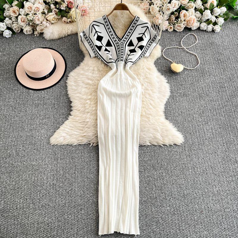French style High-Grade Sense Print V-neck Short sleeve Knitted dress Women Summer Flattering Figure Waist Hugging Slimming Sheath Long dress White One size
French style High-Grade Sense Print V-neck Short sleeve Knitted dress Women Summer Flattering Figure Waist Hugging Slimming Sheath Long dress White One size