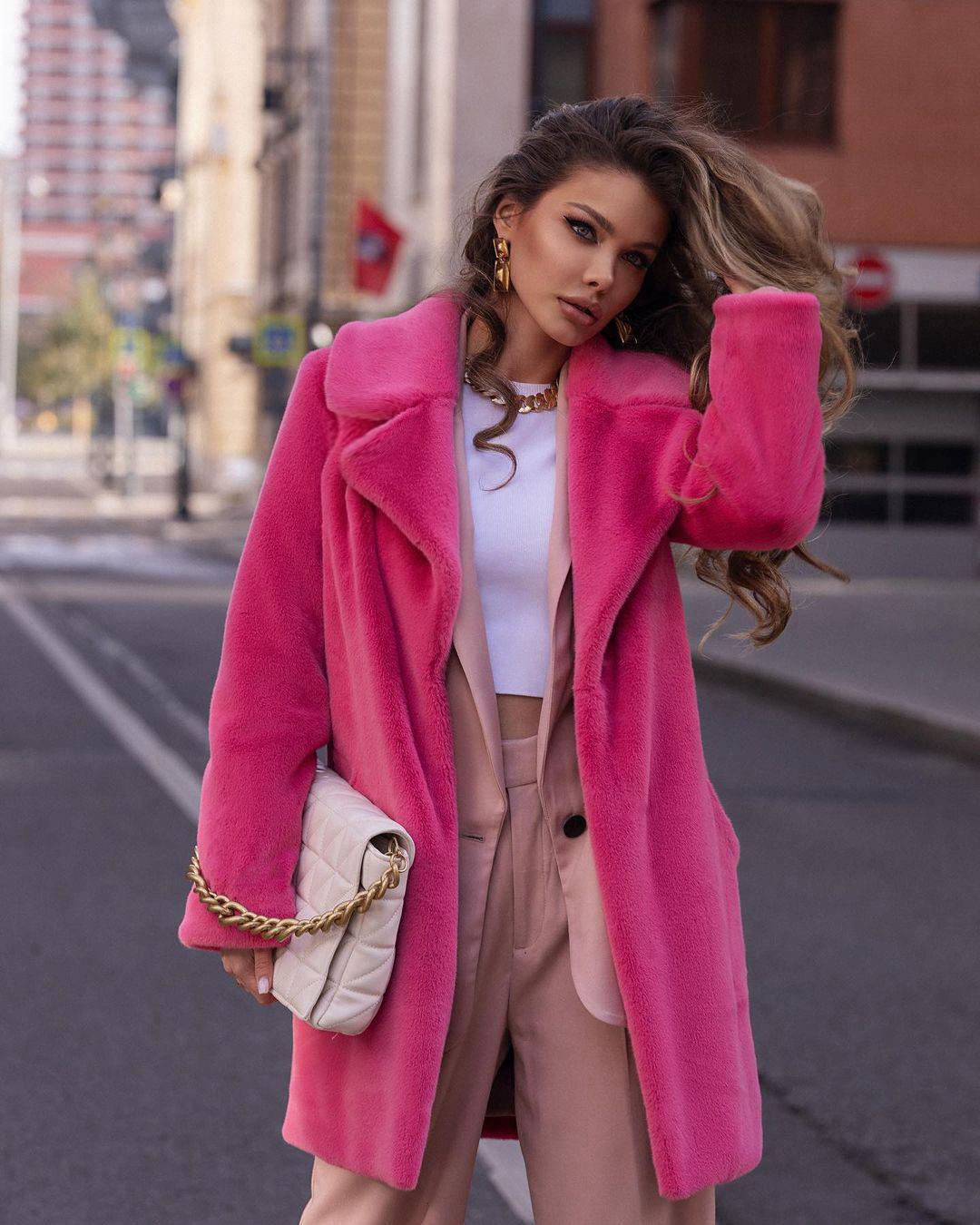 2024 весна-осінь піджак з коміром зі штучного хутра жіноча рожево-червона пухнаста куртка Laides повсякденний плюшевий верхній одяг фабричний продаж середньої довжини великого розміру M рожевий червоний колір
2024 весна-осінь піджак з коміром зі штучного хутра жіноча рожево-червона пухнаста куртка Laides повсякденний плюшевий верхній одяг фабричний продаж середньої довжини великого розміру M рожевий червоний колір