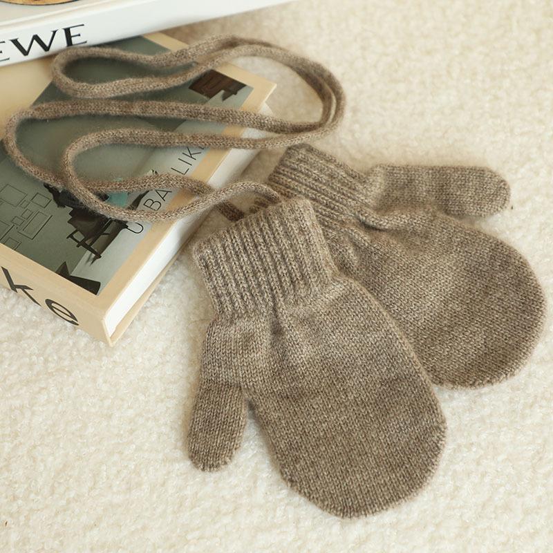 Autumn and Winter New Children s All Inclusive Finger Solid Color Lanyard Cute Warm Gloves for Boys and Girls One Size
Autumn and Winter New Children s All Inclusive Finger Solid Color Lanyard Cute Warm Gloves for Boys and Girls One Size
