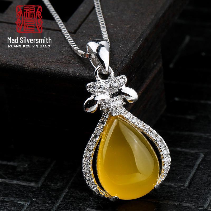 S925 Sterling Silver White Gold Plated Teardrop Pendant Setting Inlaid with Amber Sterling Silver
S925 Sterling Silver White Gold Plated Teardrop Pendant Setting Inlaid with Amber Sterling Silver