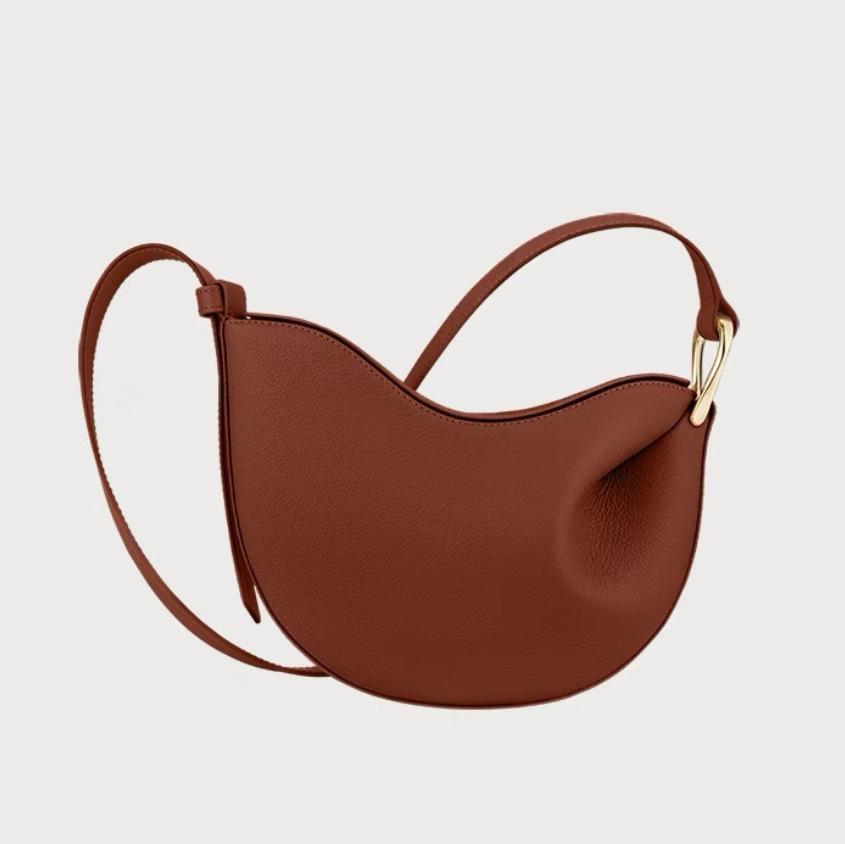 2026 New Women s Bag Leather Fashion Cross Shoulder Underarm Bag Single Shoulder Crescent Bag without gift box
2026 New Women s Bag Leather Fashion Cross Shoulder Underarm Bag Single Shoulder Crescent Bag without gift box