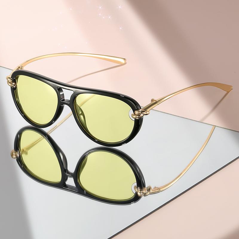 Double-beam cat-eye sunglasses, a high-end, fashionable and individual eyewear brand design with metal temples жёлтый
Double-beam cat-eye sunglasses, a high-end, fashionable and individual eyewear brand design with metal temples жёлтый