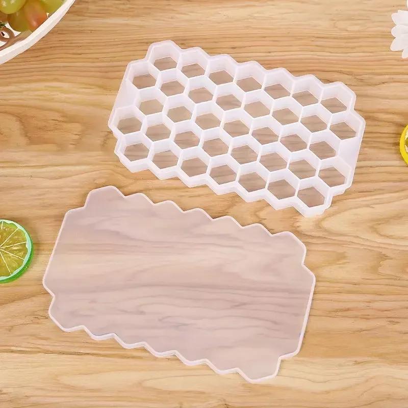 Food Grade Ice Cube Tray Silicone Mold for Whiskey Cocktail, Honeycomb Forms
Food Grade Ice Cube Tray Silicone Mold for Whiskey Cocktail, Honeycomb Forms