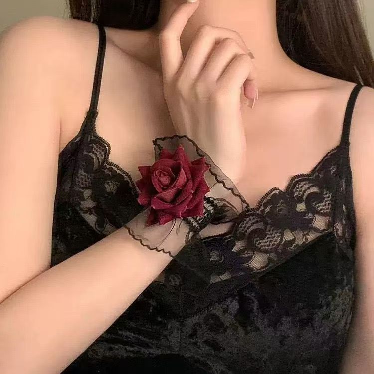 Lolita Red Stereo Rose Flower Bracelets for Women Dark Halloween Party Gothic Lace Wristband Accessories Romantic Jewelry Gifts
Lolita Red Stereo Rose Flower Bracelets for Women Dark Halloween Party Gothic Lace Wristband Accessories Romantic Jewelry Gifts