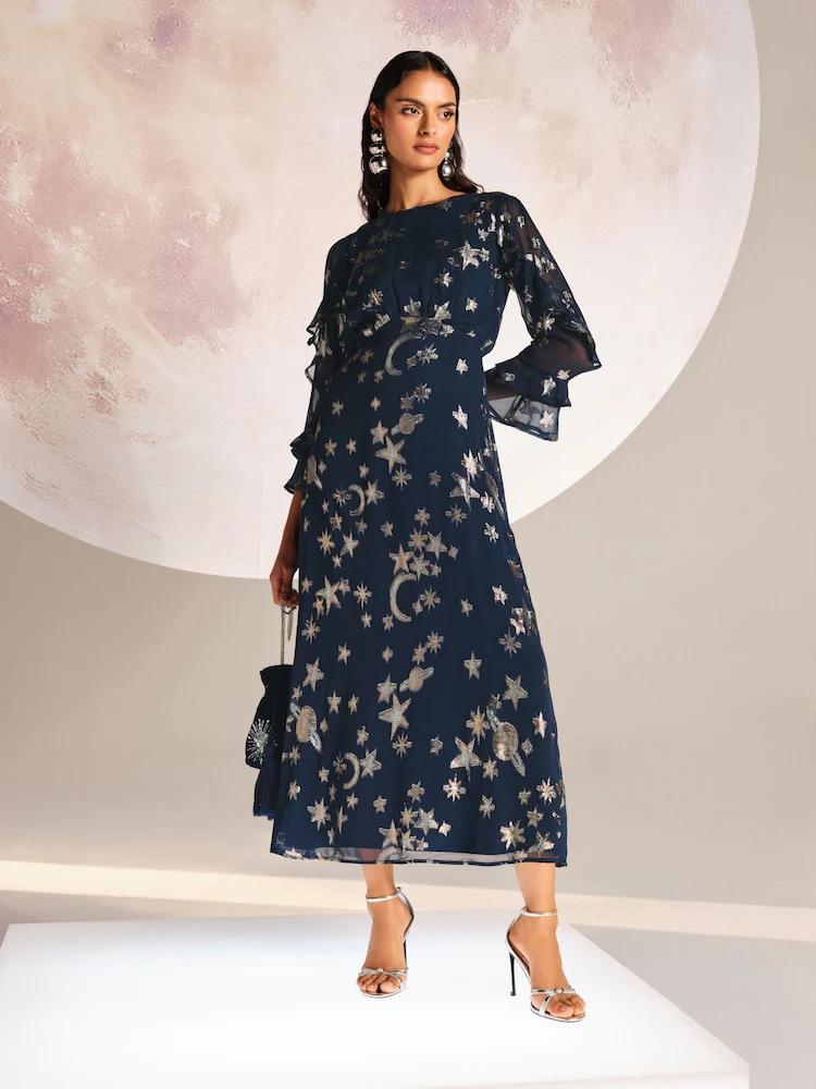 2025 Women s Retro Black Long Dress with Bell Sleeves and Waist-Cinching Detail Large чорний
2025 Women s Retro Black Long Dress with Bell Sleeves and Waist-Cinching Detail Large чорний