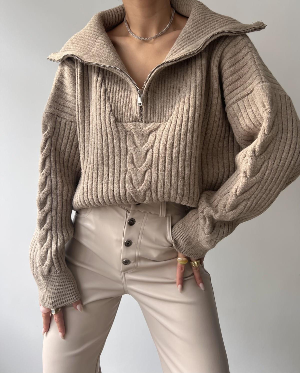 Mai Rika Вязаный свитер из норки с застежкой-молнией Tek Ebat 
Mai Rika Вязаный свитер из норки с застежкой-молнией Tek Ebat