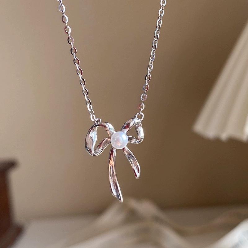 Ribbon Bow Necklace Female Bead Sweet Temperament Versatile Niche Design Advanced Clavicle Chain
Ribbon Bow Necklace Female Bead Sweet Temperament Versatile Niche Design Advanced Clavicle Chain