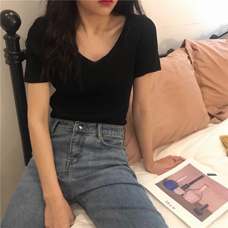 Korean Style Slim Fit Sweetheart V-Neck Short-Sleeve Knitted Tee for Women - Summer 2025 Collection L (100-110 jin)
Korean Style Slim Fit Sweetheart V-Neck Short-Sleeve Knitted Tee for Women - Summer 2025 Collection L (100-110 jin)