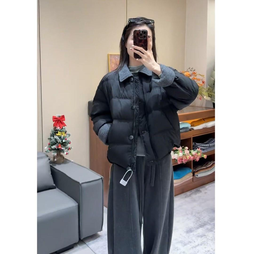 Women s Contrasting Color Lapel Down Coat & Wide-Leg Pants Set - Winter s Popular Warm Outfit XL (115-125 jin)
Women s Contrasting Color Lapel Down Coat & Wide-Leg Pants Set - Winter s Popular Warm Outfit XL (115-125 jin)