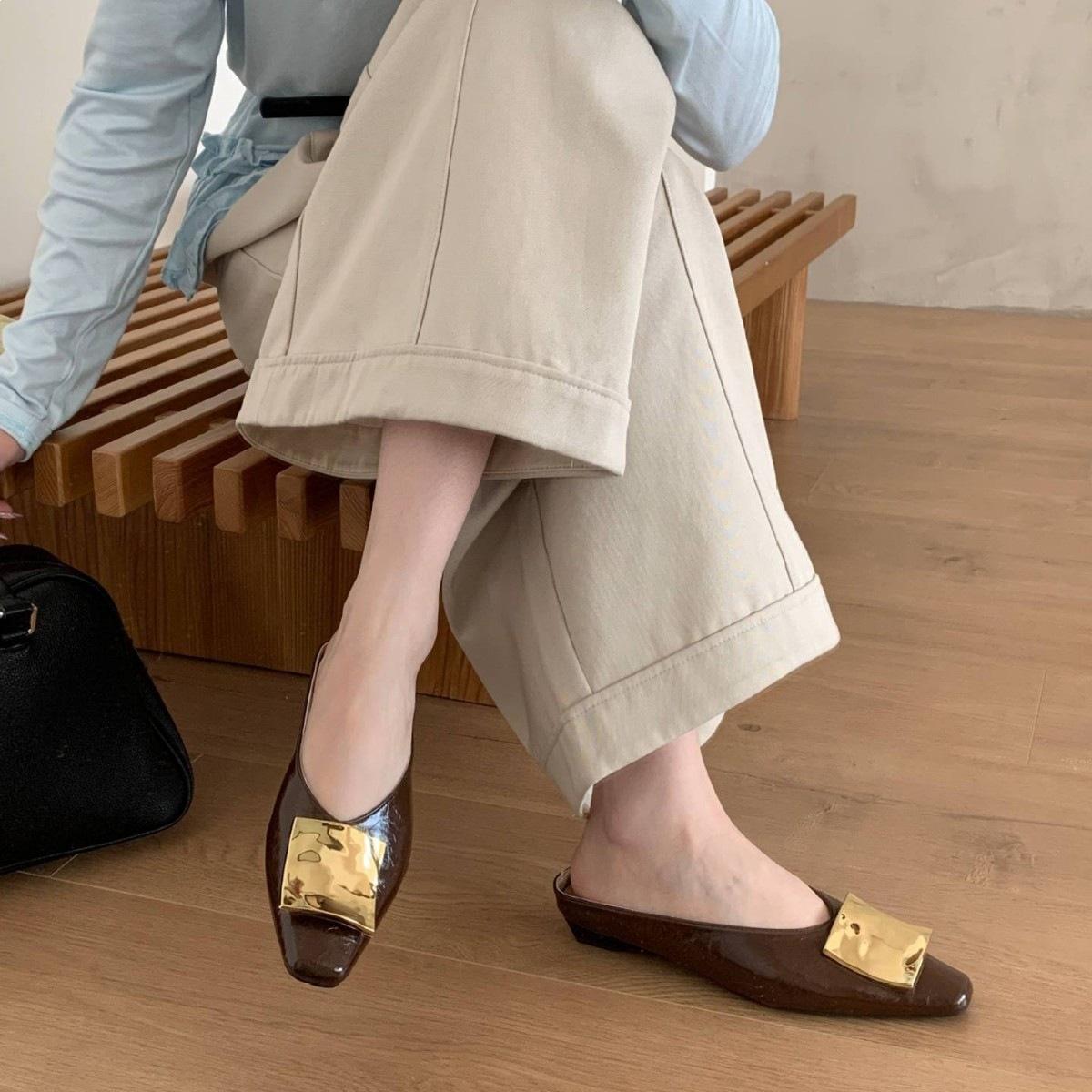 Milk Square Buckle High-End Square Head Half Slippers Women S Retro One-Pedal Flat-Bottomed Bag Head Sandals Women S Inner Increase 39
Milk Square Buckle High-End Square Head Half Slippers Women S Retro One-Pedal Flat-Bottomed Bag Head Sandals Women S Inner Increase 39